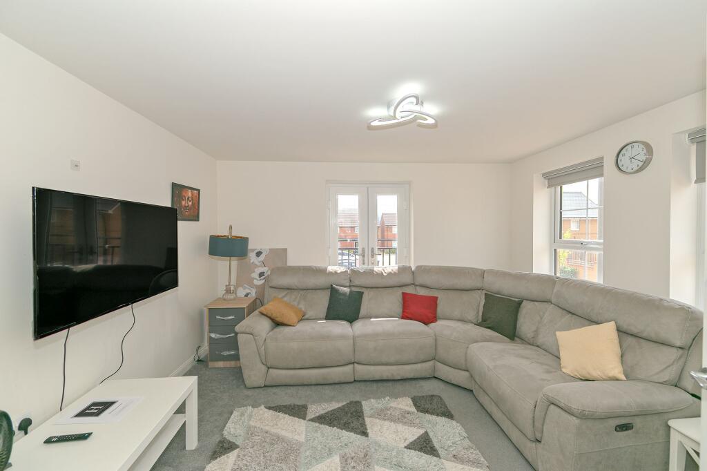 House in Milton Keynes, Brooklands, Broughton and Milton Keynes - View 3