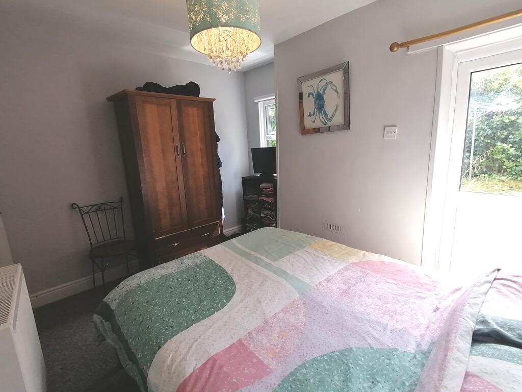 Apartment in Swansea, Uplands - More