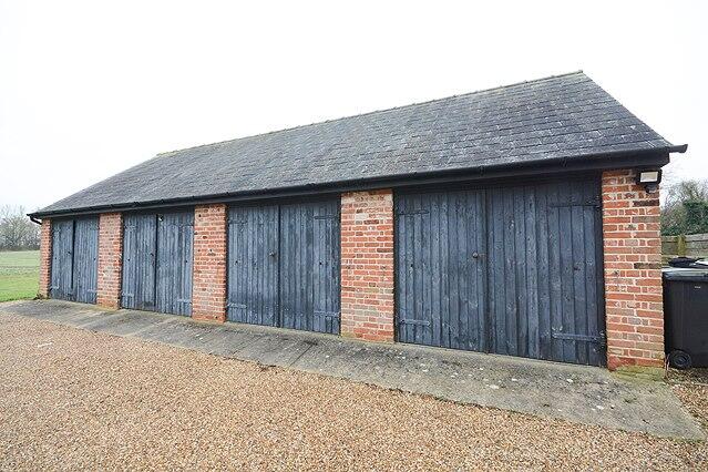 House in Uttlesford, Bran End, Stebbing - More