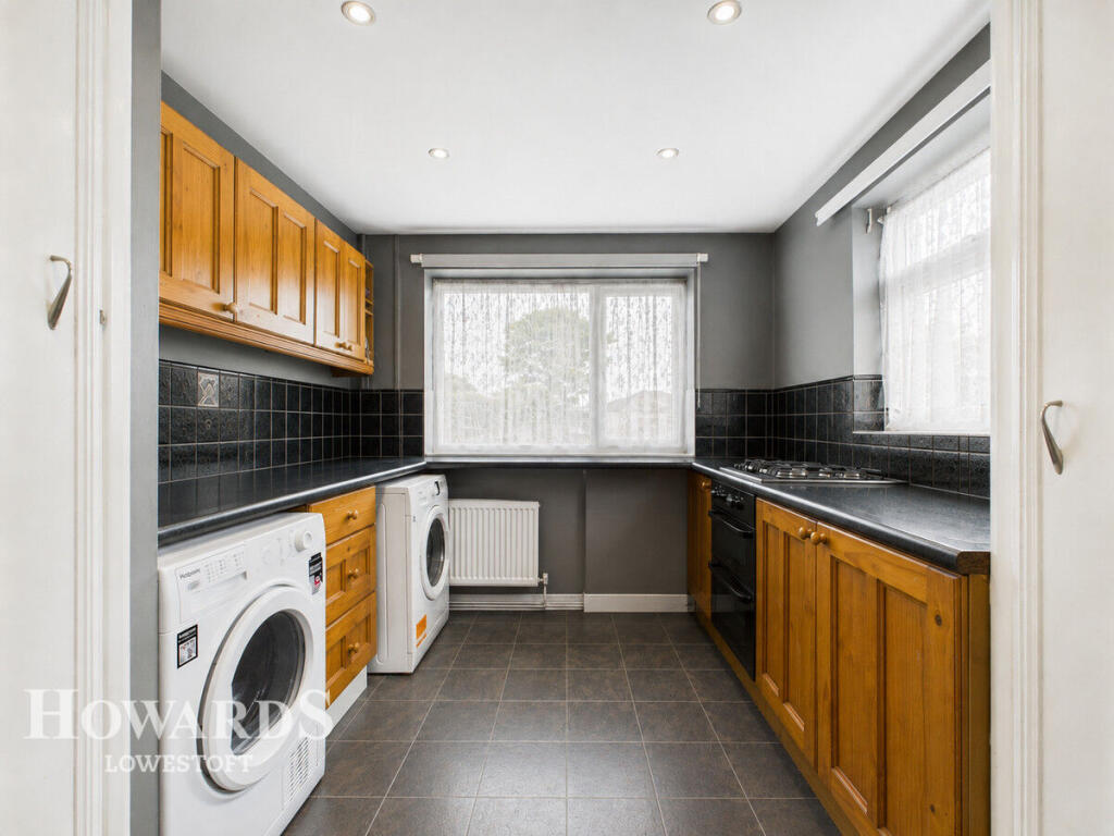 House in East Suffolk, Lowestoft - More