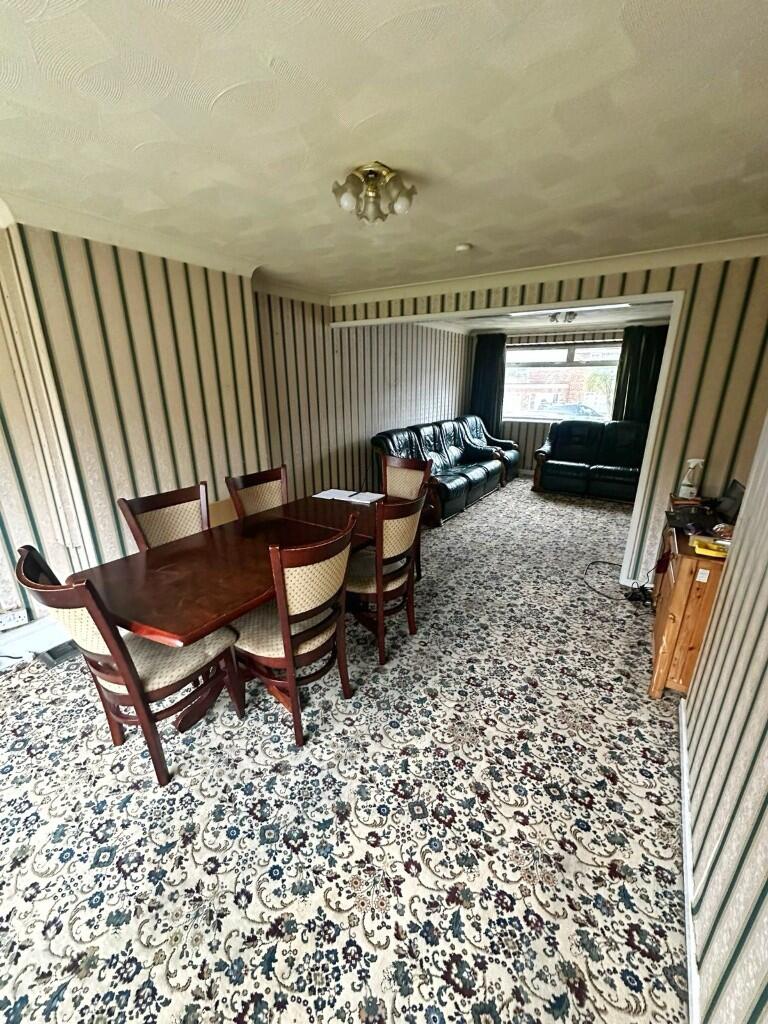 Main image of property: Charlwood Road, Luton, Bedfordshire, LU4