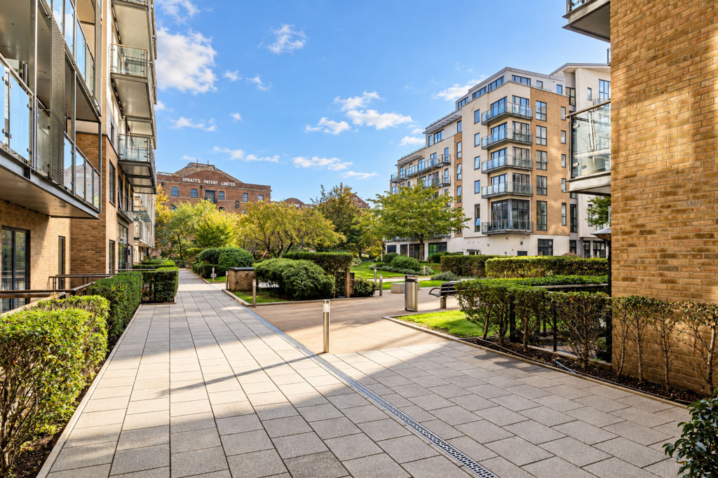 1-bed flat on Seven Sea Gardens, Ceram Court, E3, £325,000