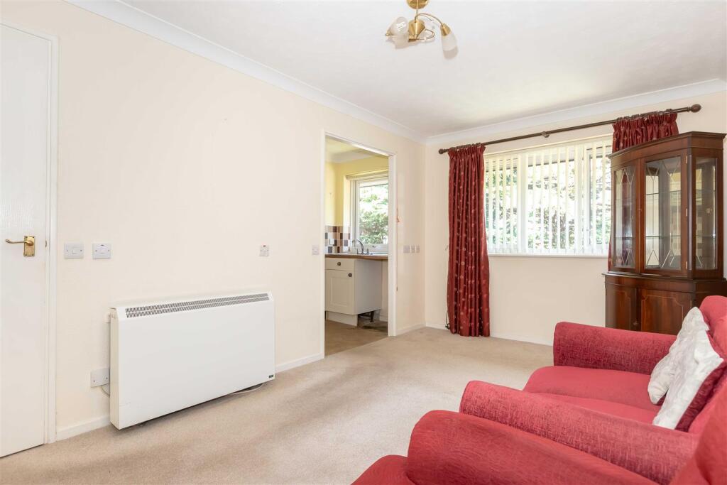 Apartment in Worthing, Salvington - View 4