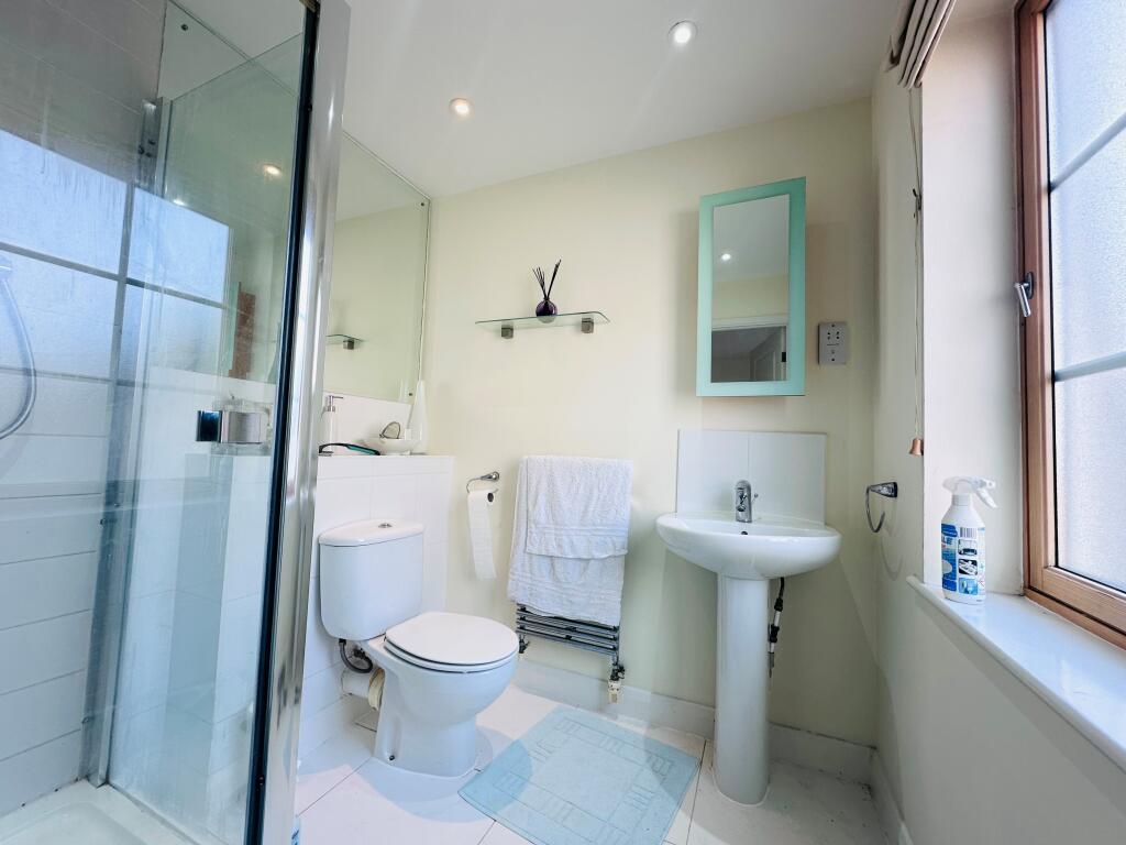 Apartment in Bristol - More