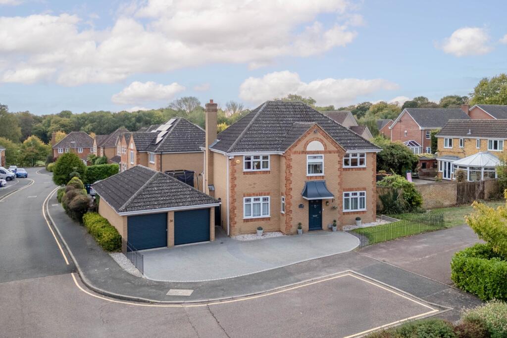 4-bed detached on Snowdonia Way, Huntingdon, Cambridgeshire, PE29 6XP, £550,000