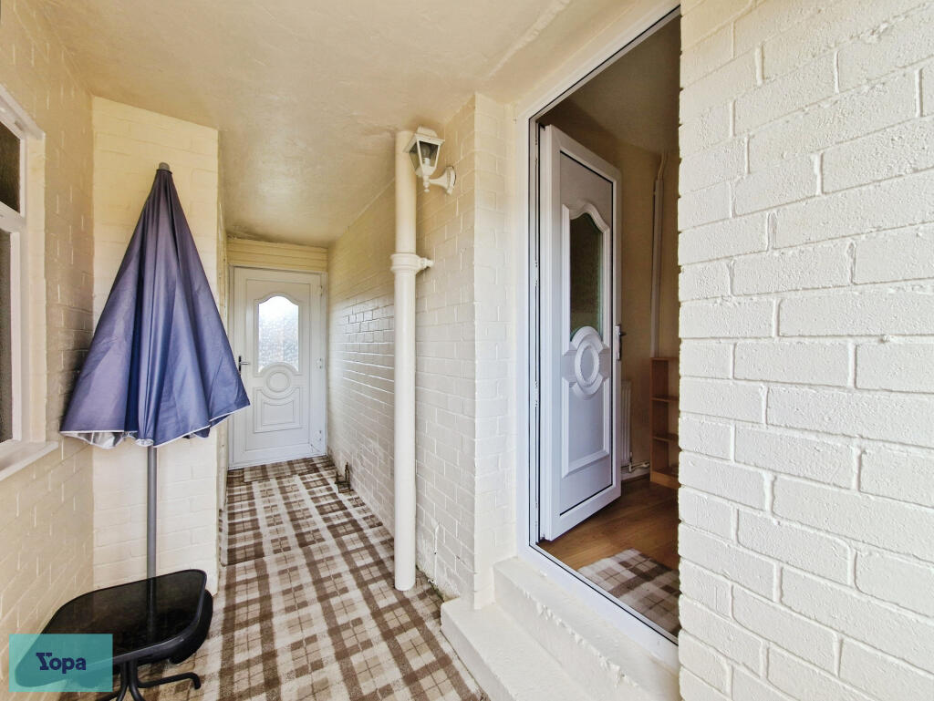 Broadway, Dunscroft, Doncaster, DN7 photo 5