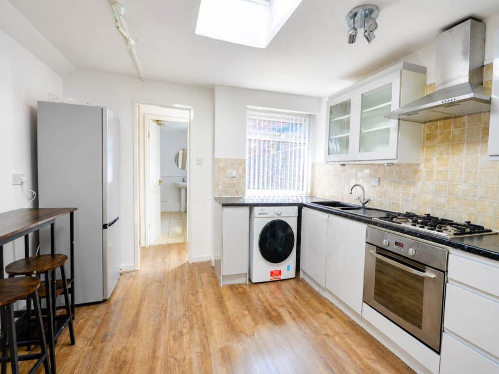 Apartment in Liverpool - More