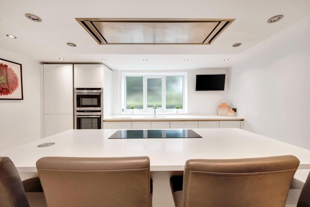 Additional image 33 of Pollard Row, Fence