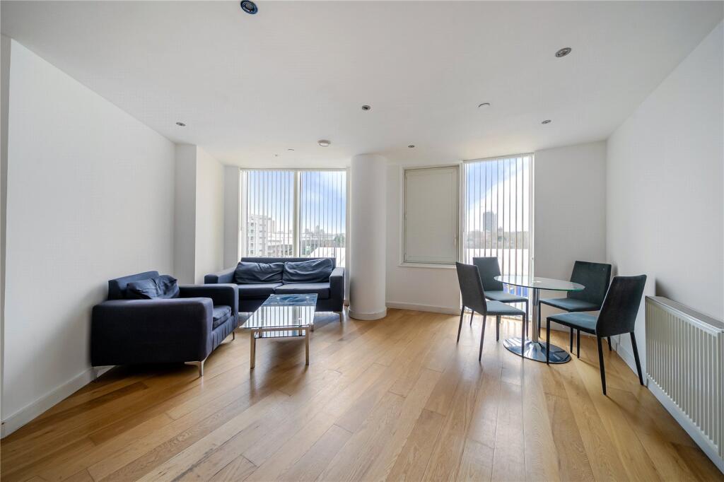 Main image of property: 158 High Street, London, E15