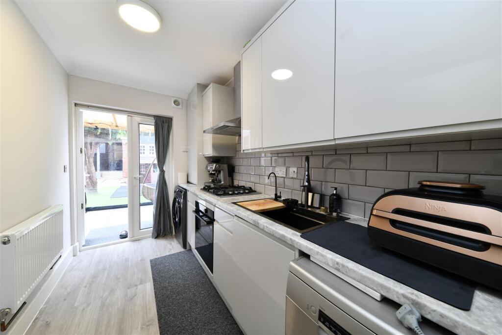 Apartment in Stevenage, Bedwell - View 4