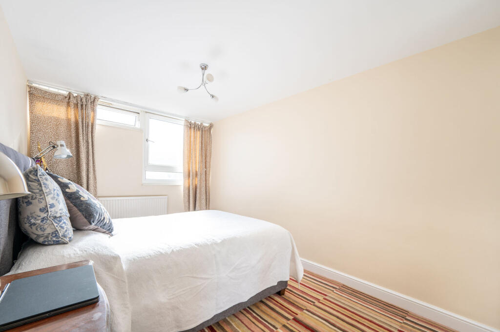 Apartment in London - More