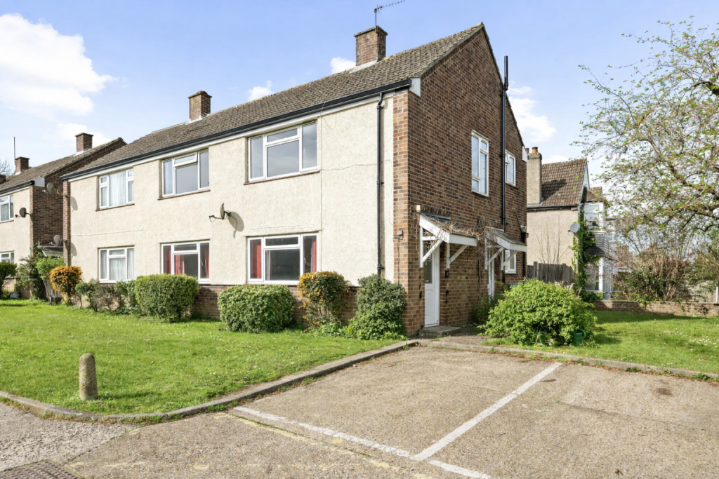 Chelsham Close, Warlingham, CR6 9DN - View 3
