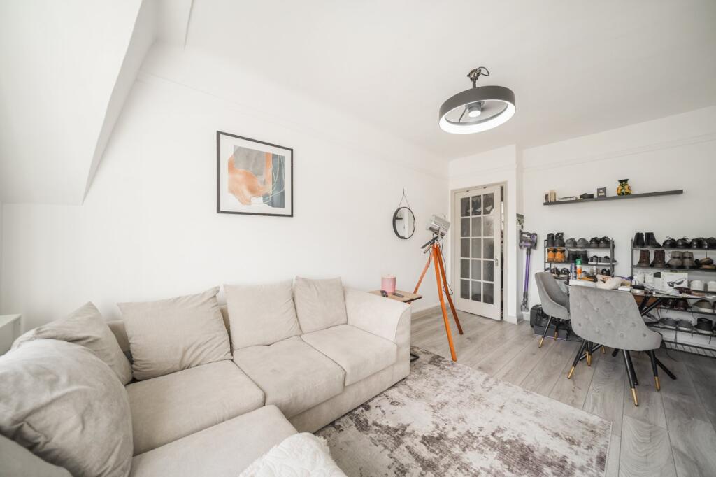 Apartment in London - View 2