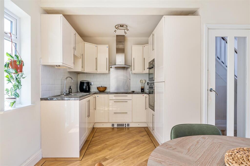 House in Maidstone, Kent - View 4