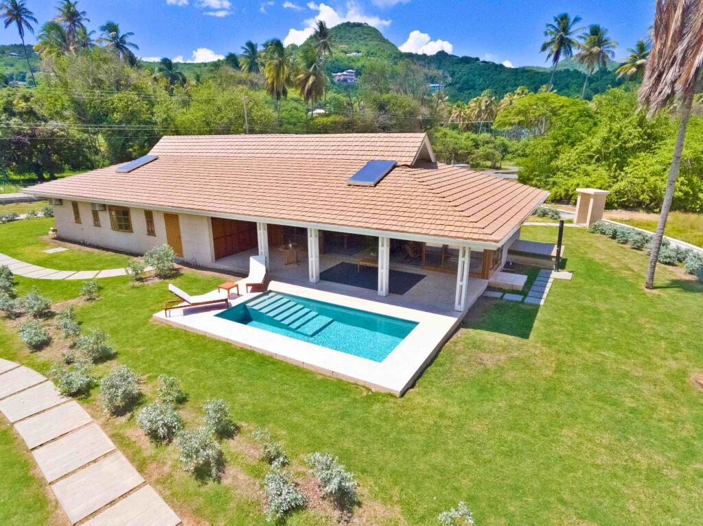 Main image of property: Firefly Beachfront Villa 2 Bed, Spring