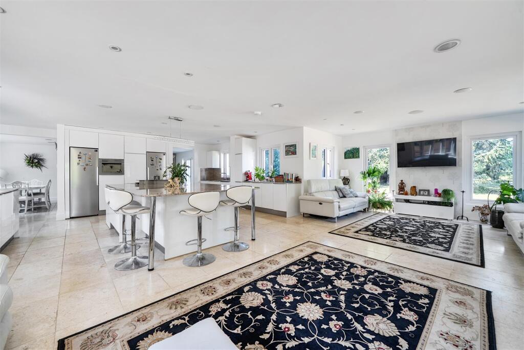 Easthampstead Road, Wokingham, Berkshire, RG40 3BP - View 4