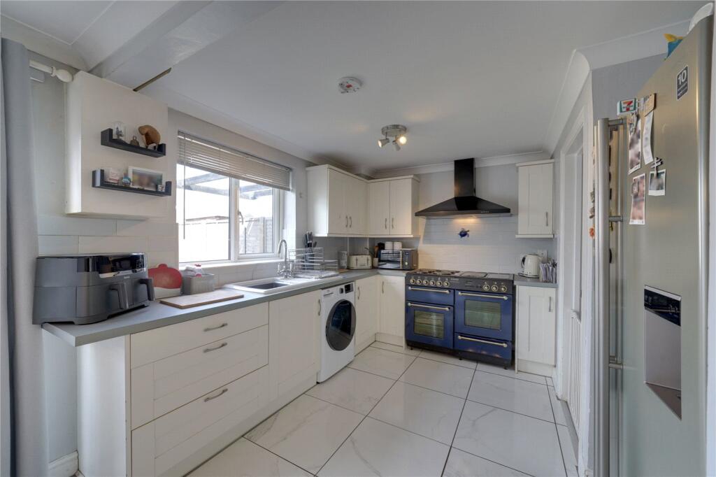 Peterhouse Close, Mildenhall, Bury St. Edmunds, Suffolk, IP28 photo 4