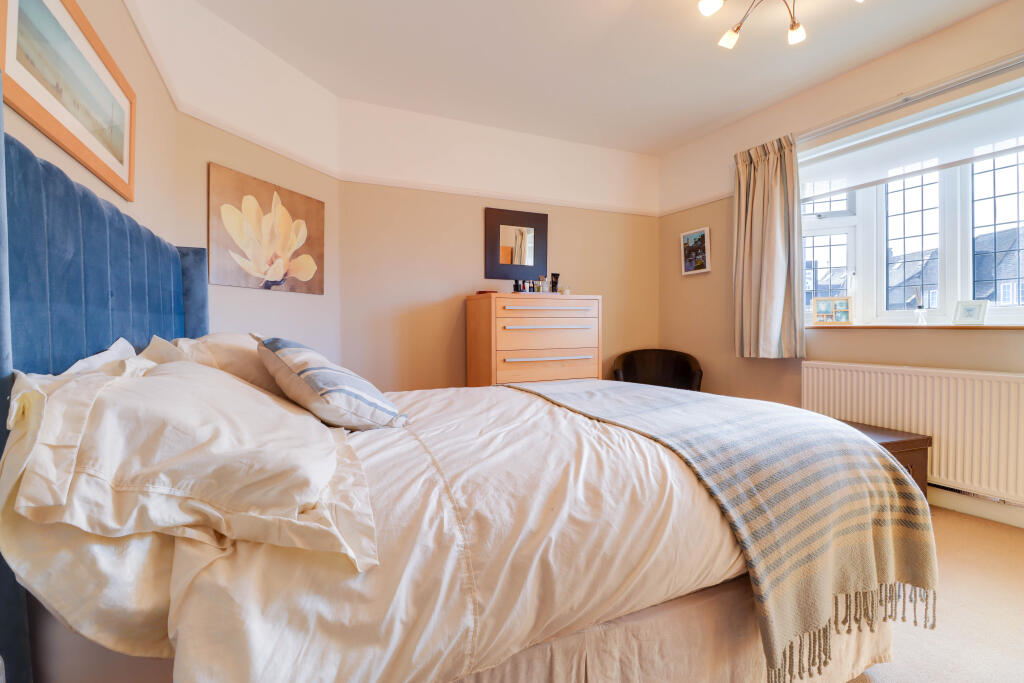 Additional image 9 of Meadow Walk, Harpenden, AL5