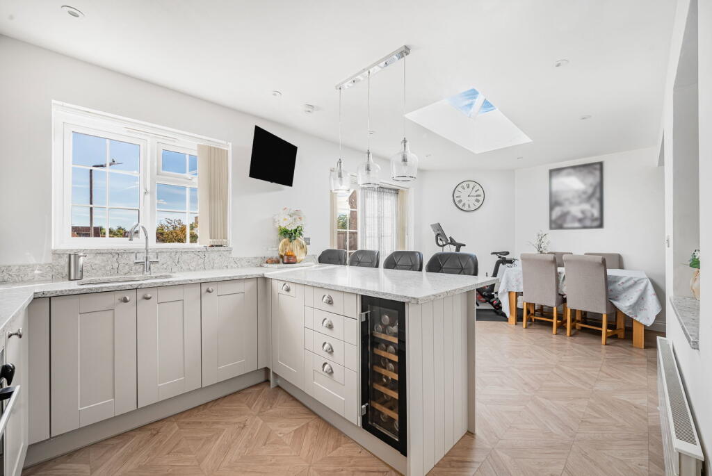 House in Swanley, Hextable - View 2