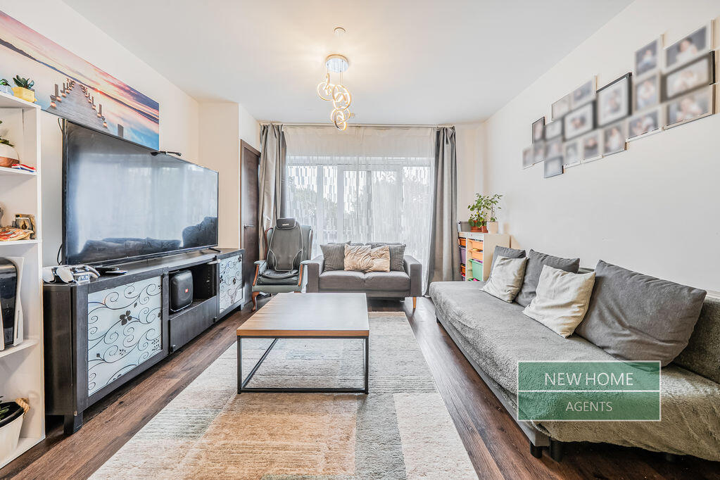 Apartment in Southend-on-Sea - View 5