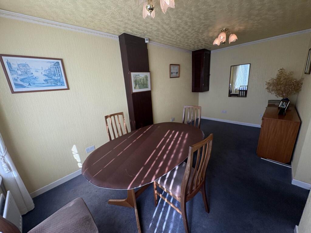 36 Amberwood, Oldham photo 4