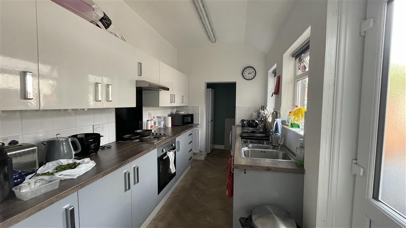 House in Wakefield - View 4