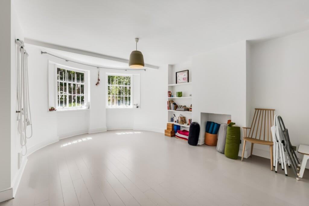 Main image of property: Regents Park Road, London, NW1
