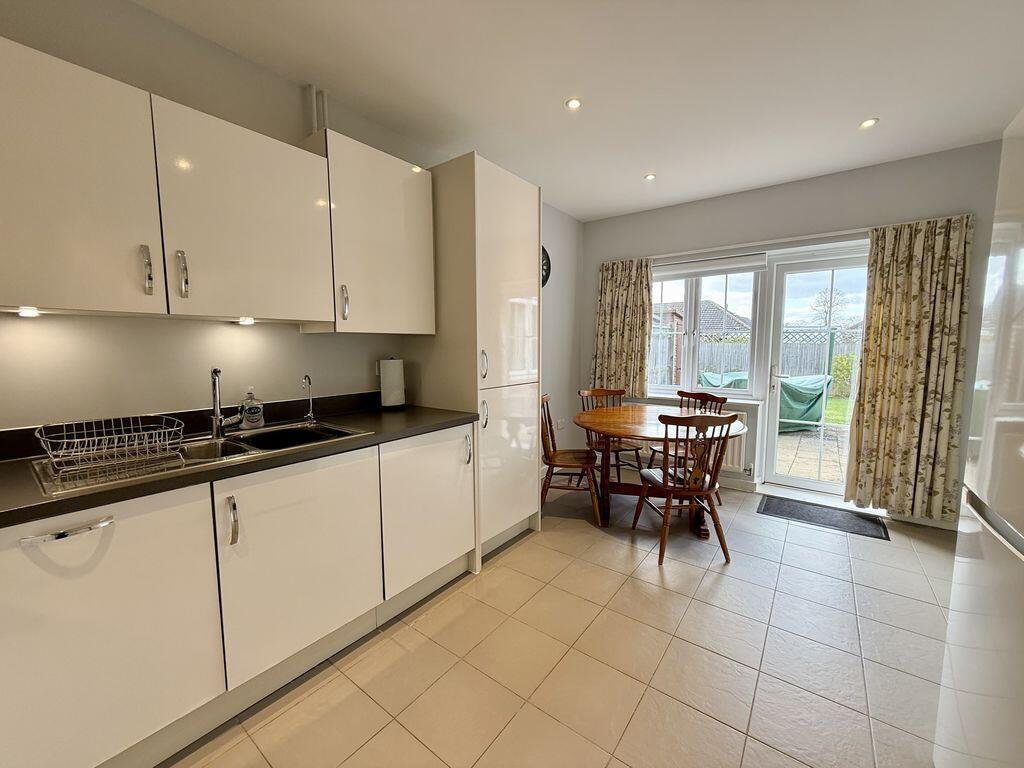 Charlwood Drive, Henfield photo 3