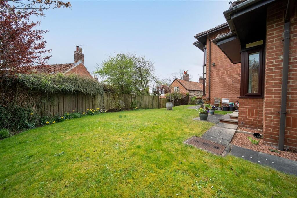 20 Princess Court, Princess Road, Malton, YO17 7HL photo 3
