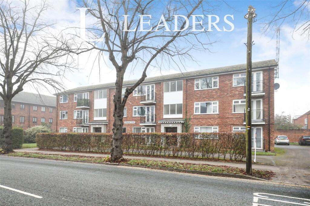 2-bed apartment on Lillington Avenue, Leamington Spa, Warwickshire, £215,000