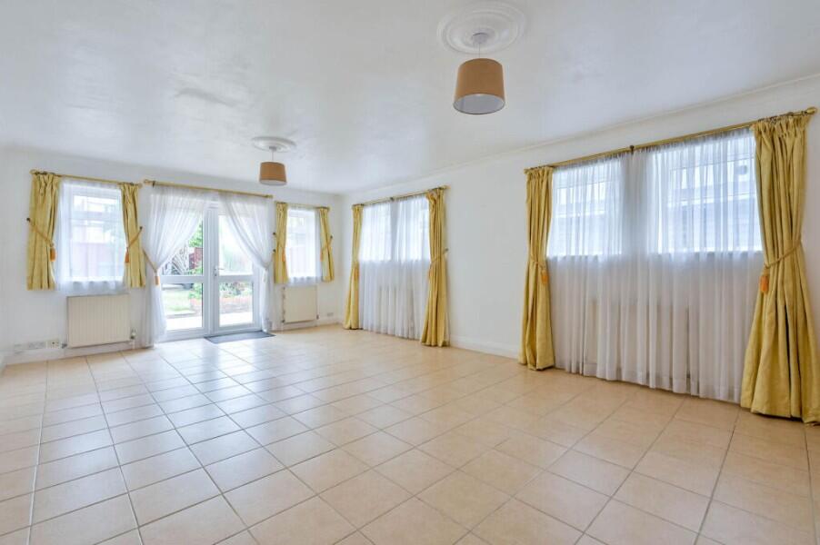 House in Kingston upon Thames - View 5