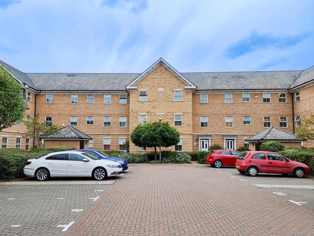 Main image of property: Falcon Mews, Leighton Buzzard