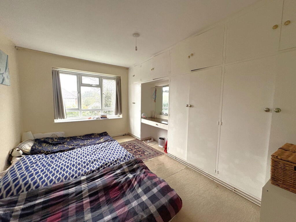 Regents Court, Stonegrove, Edgware, HA8 photo 4