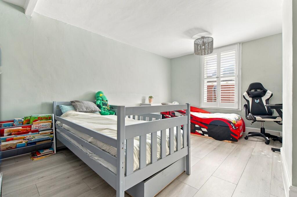 House in Sunningdale, Windsor and Maidenhead - View 5