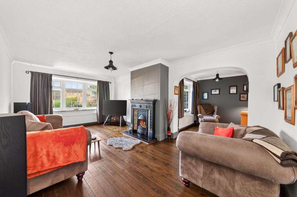 House in Huddersfield - View 3