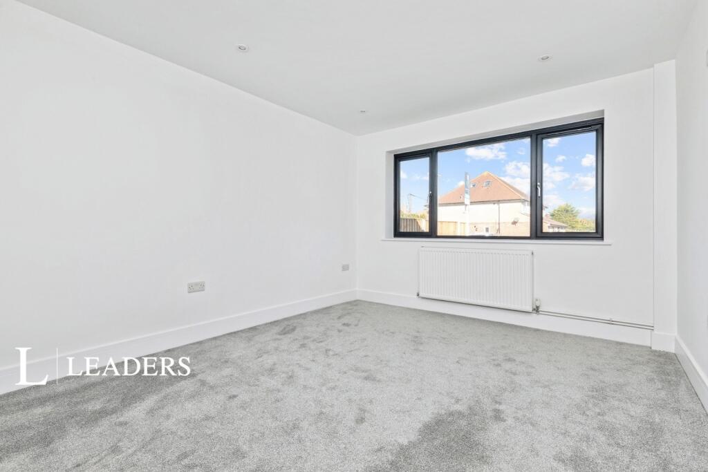 Swanbourne Road, Wick, Littlehampton photo 3