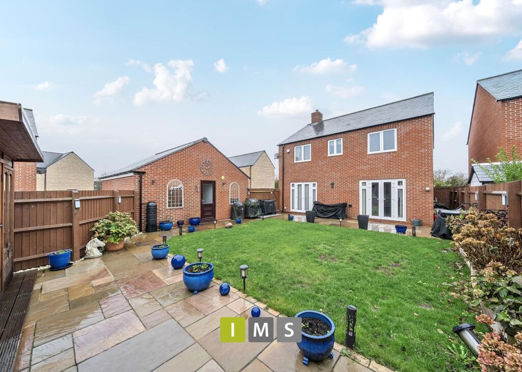 Main image of property: Maunde Close, Chesterton, OX26