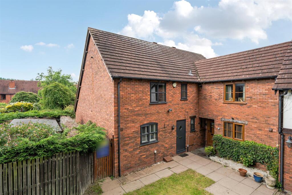 3-bed house on Mere Grove, Telford, £275,000