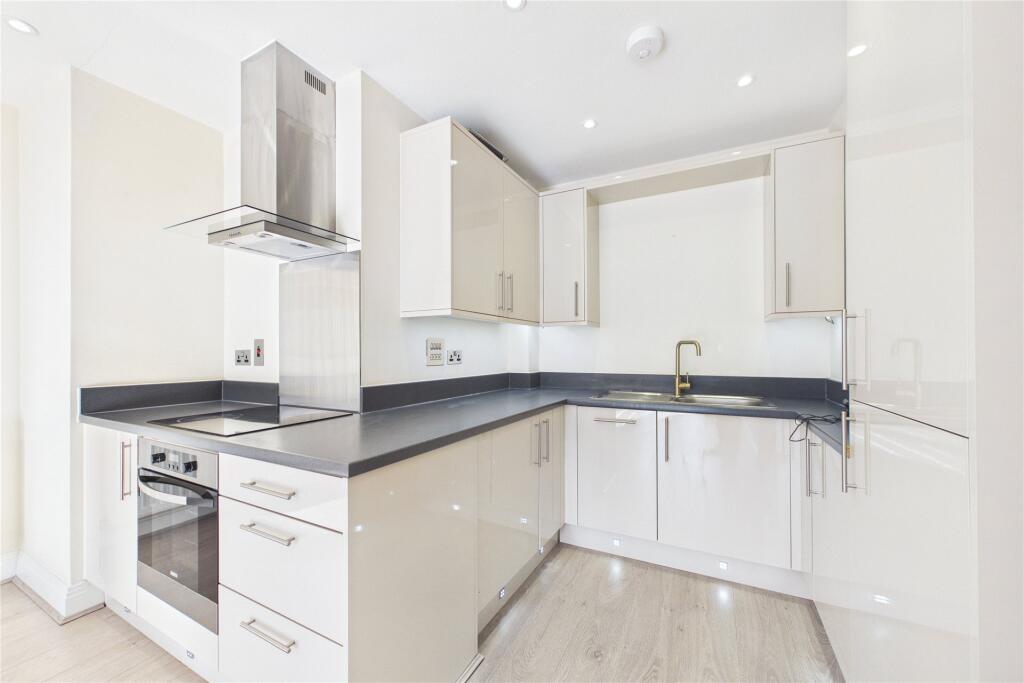 Heathland Court, 3 Grebe Way, Maidenhead, Berkshire, SL6 photo 3