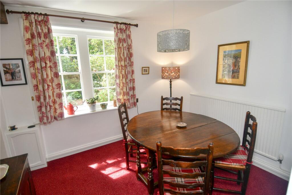 House in Wirral, Liverpool City Region - View 5