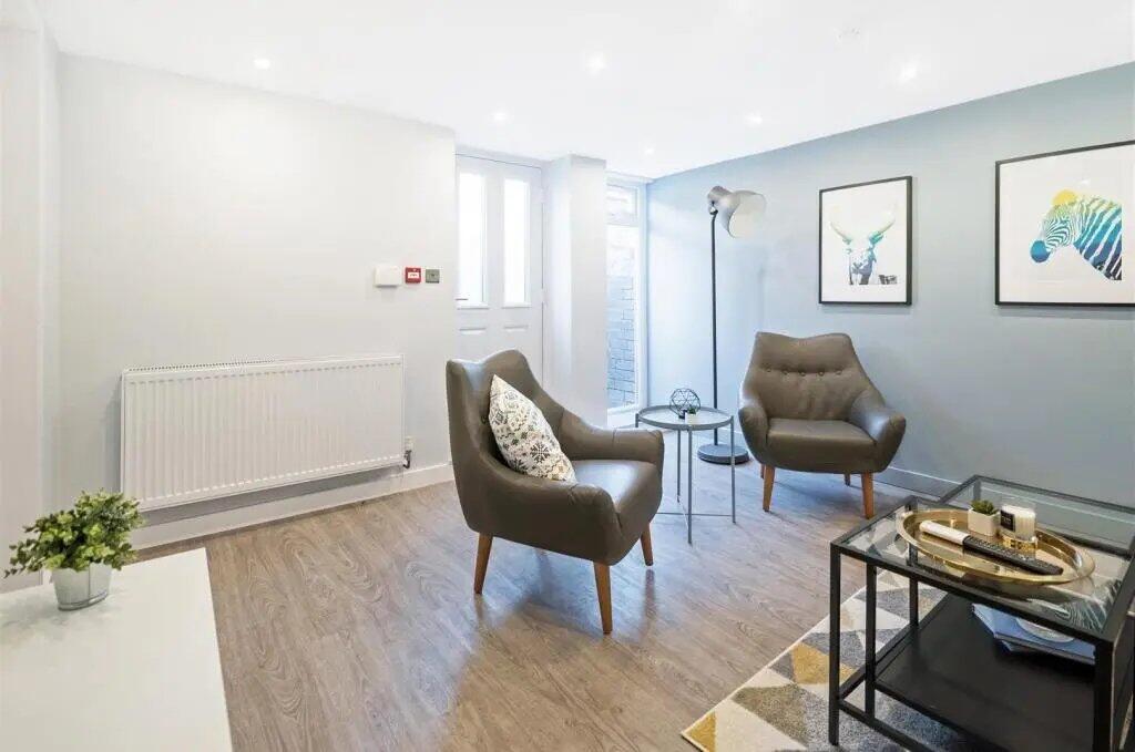 House in Leeds, West Yorkshire - View 4