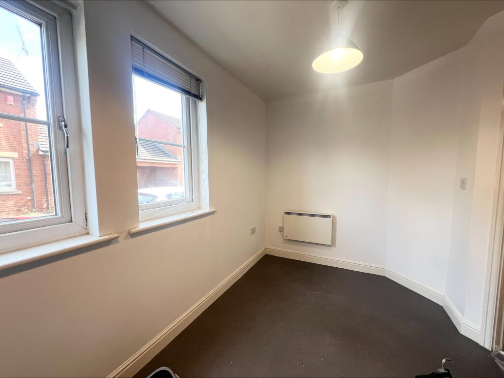 Apartment in Chippenham, Wiltshire - View 3