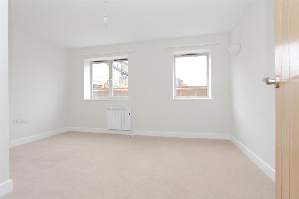 Apartment in Salisbury - View 4
