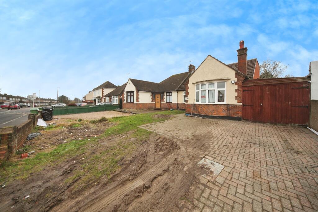 Main image of property: Hitchin Road, Luton