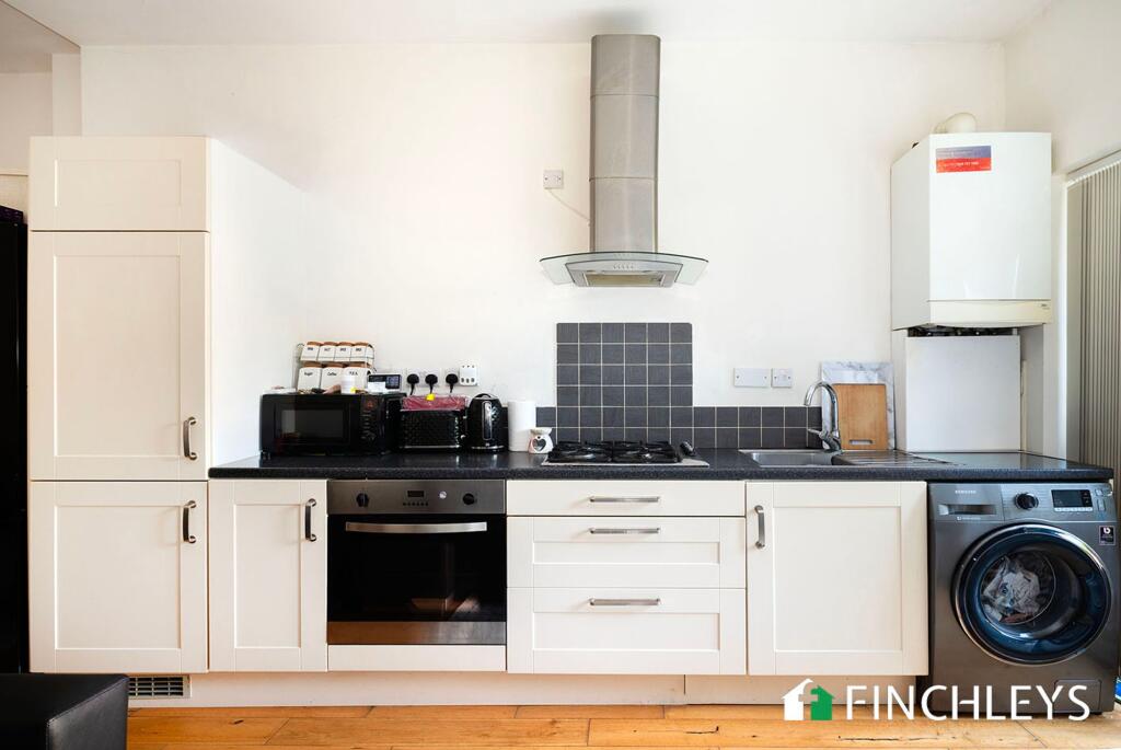 Apartment in London, West Finchley - View 4