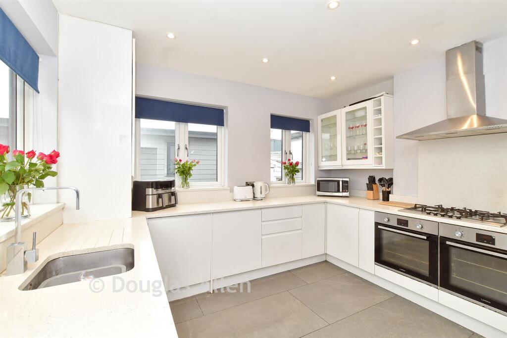Main image of property: Forest Road, Ilford, Essex
