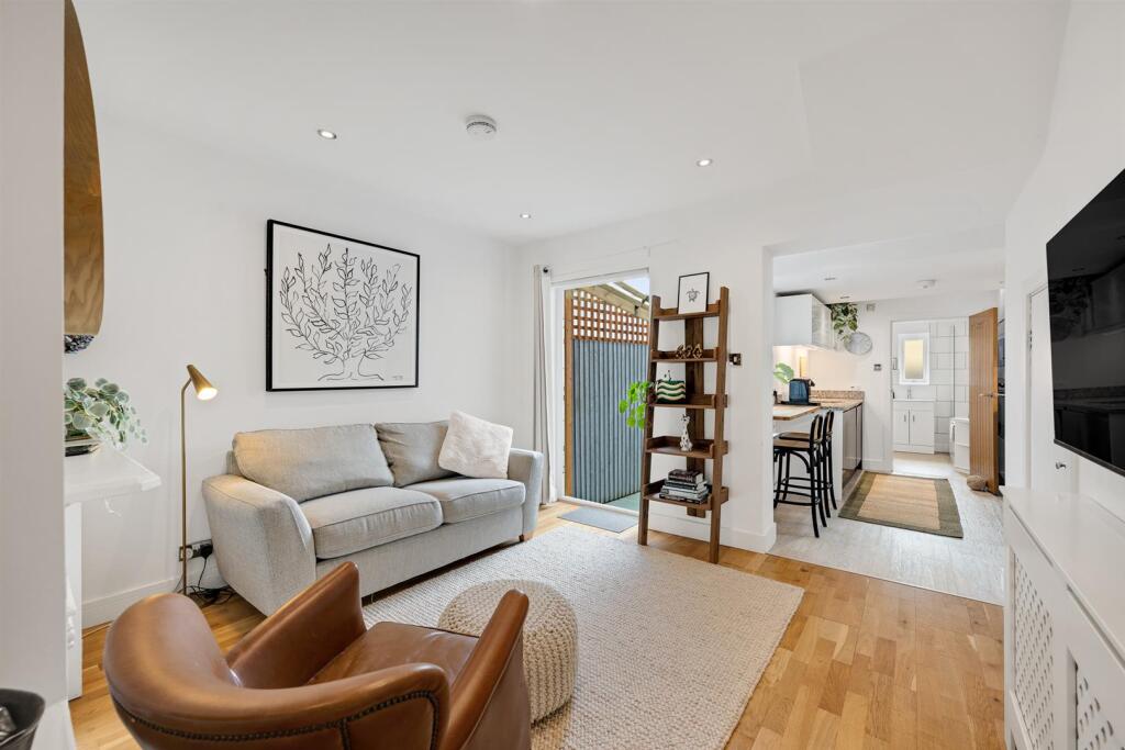 Main image of property: Scotts Road, Bromley