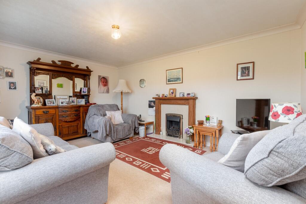 3-bed detached on St. Pauls Drive, Brompton on Swale, £350,000