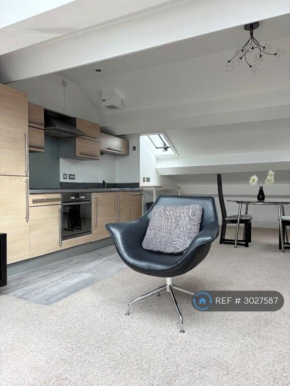 Apartment in Preston - View 5
