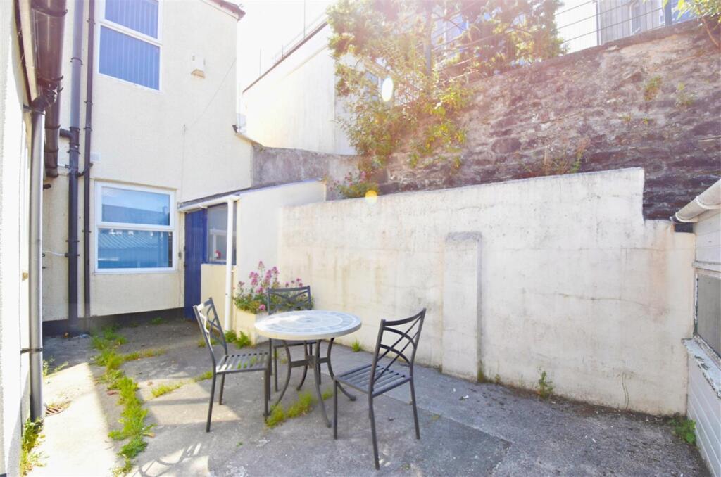 House in Plymouth - View 4